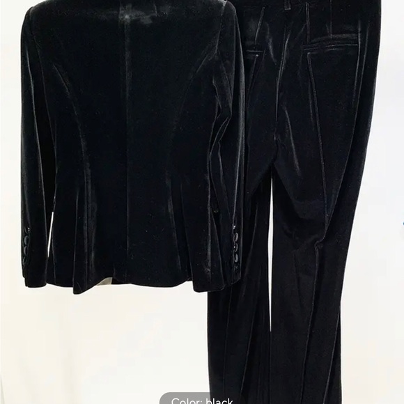 New black velvet suit size large but fit’s like medium - Picture 9 of 10